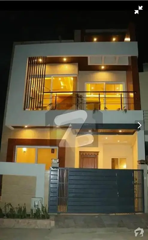 E-11/4 - 25*60 Semi Furnished Triple Storey House !!!!