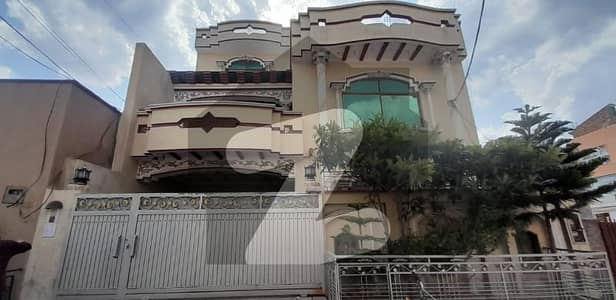 Stunning 10 Marla Double Storey Available In Gulshan e iqbal