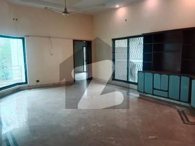 1 Kanal Upper Portion With Lower Portion Locked, 3 Bedrooms In Prime DHA Phase 2 Location Block V