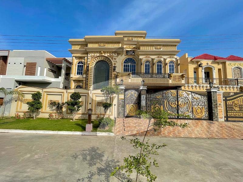 1 Kanal Spanish Beautiful House For Sale On Main Boulevard And Near To Masjid, Ideal Location. Wapda Town Multan