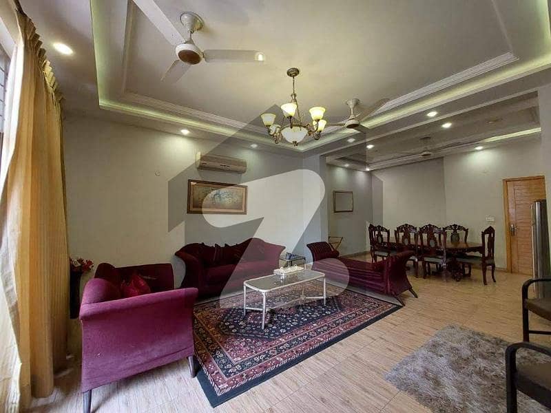 ماڈل ٹاؤن ۔ بلاک ایم ماڈل ٹاؤن,لاہور میں 4 کمروں کا 11 مرلہ مکان 3.9 کروڑ میں برائے فروخت۔