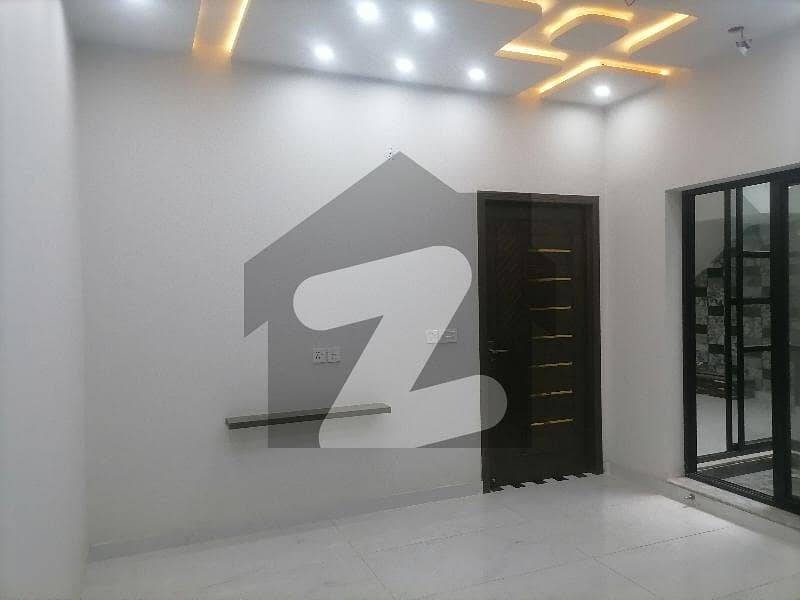5 Marla Modern House Is Available For Sale In Canal Avenue Faisalabad