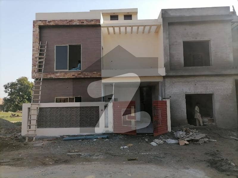 Prime Location House Of 5 Marla Is Available In Contemporary Neighborhood Of DHA Defence