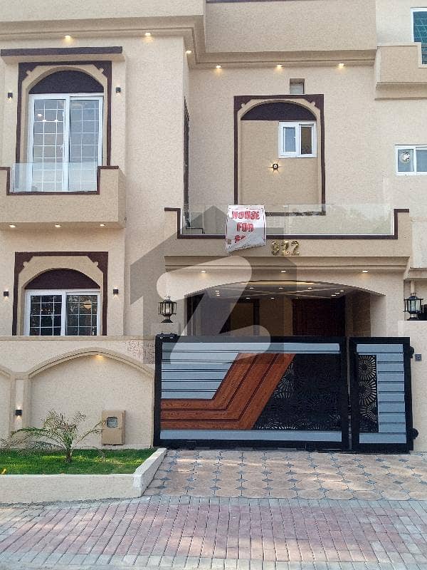 This Is 5 Marla Brand New House For Sale Blvd 80 Ft Rood Front Open Bahria Phase 8 Near Commercial Felt Er Plants And Park