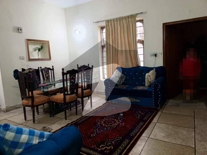 Upper Portion Of 10 Marla Is Available For rent In Faisal Town