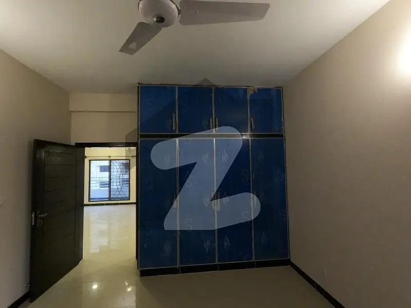 Unoccupied Flat Of 2700 Square Feet Is Available For sale In Cantt