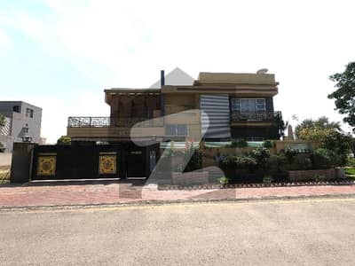 24 Marla House Is Available For Sale In Bahria Town Takbeer Block Lahore
