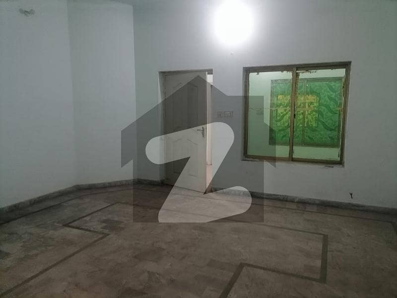1 Kanal House In Canal Road For Rent At Good Location