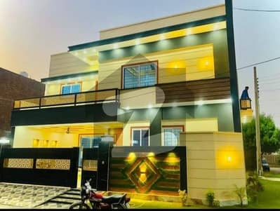 A Nicely Build 7.5-Marla Double Storey And Corner House with 2 Car Porch Available for Sale in Beautiful Wapda Town