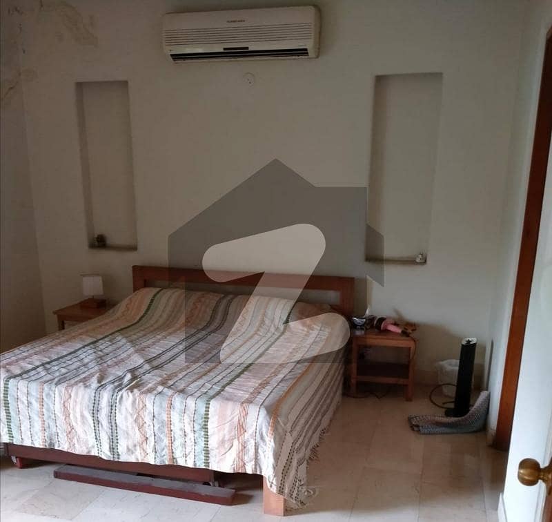 3 Kanal House Situated In Model Town - Block H For sale