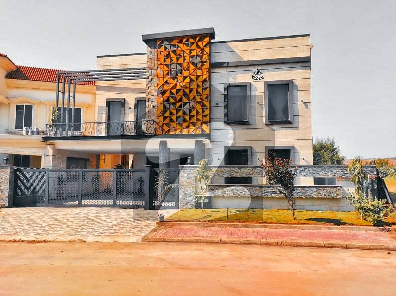 Owner Built 1 Kanal Bungalow Up For Sale