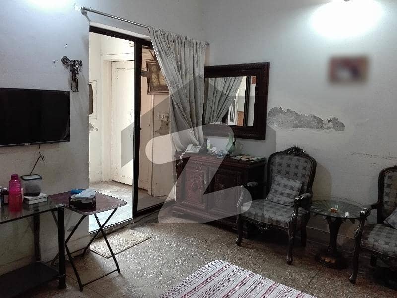 ماڈل ٹاؤن ۔ بلاک جی ماڈل ٹاؤن,لاہور میں 4 کمروں کا 1 کنال مکان 8.0 کروڑ میں برائے فروخت۔