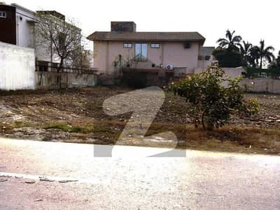 1 Kanal Top Location Plot No- 103 Block R Phase 7 DHA Lahore For Urgent Sale