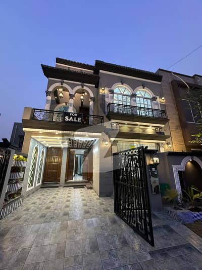 بحریہ ٹاؤن جناح بلاک بحریہ ٹاؤن سیکٹر ای,بحریہ ٹاؤن,لاہور میں 3 کمروں کا 5 مرلہ مکان 2.6 کروڑ میں برائے فروخت۔