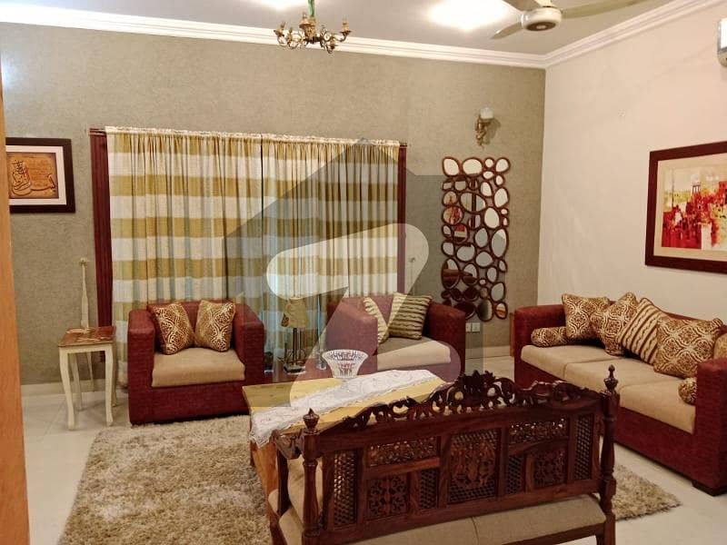 ای ایم ای سوسائٹی ۔ بلاک ڈی ای ایم ای سوسائٹی,لاہور میں 5 کمروں کا 1 کنال مکان 7.5 کروڑ میں برائے فروخت۔