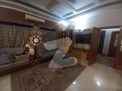 10 Marla House For Rent Available In Ex-Air Avenue DHA Phase 8