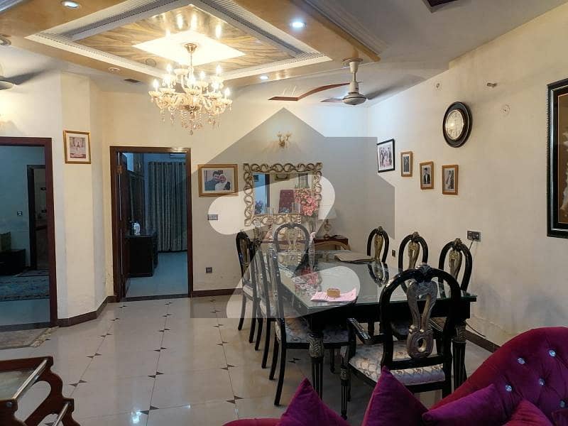 5 BEDS 10 MARLA LIKE NEW HOUSE FOR SALE LOCATED BAHRIA TOWN LAHORE