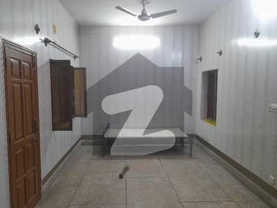 نیو لالہ زار راولپنڈی میں 3 کمروں کا 4 مرلہ مکان 45.0 ہزار میں کرایہ پر دستیاب ہے۔