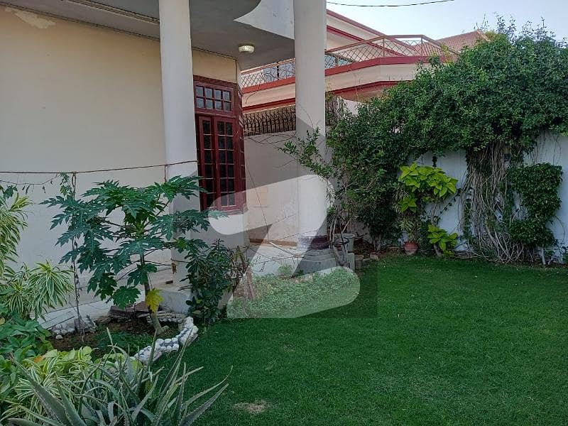 ڈی ایچ اے فیز 7 ڈی ایچ اے ڈیفینس,کراچی میں 6 کمروں کا 1 کنال مکان 9.3 کروڑ میں برائے فروخت۔