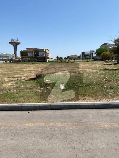 10 Marla Good Location Plot available for Sale in Overseas Sector 3