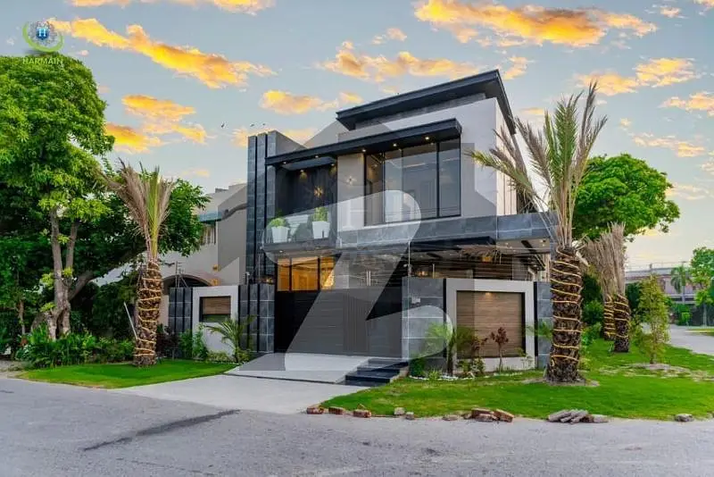 10 Marla Brand New Modern House For Rent