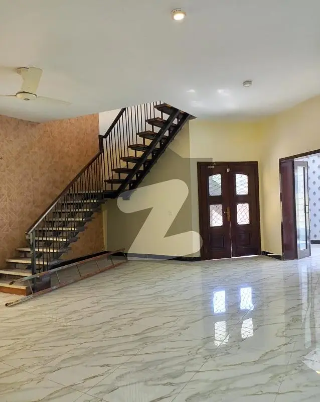 bharia enclave Islamabad sector a 10 Marla house available for rent