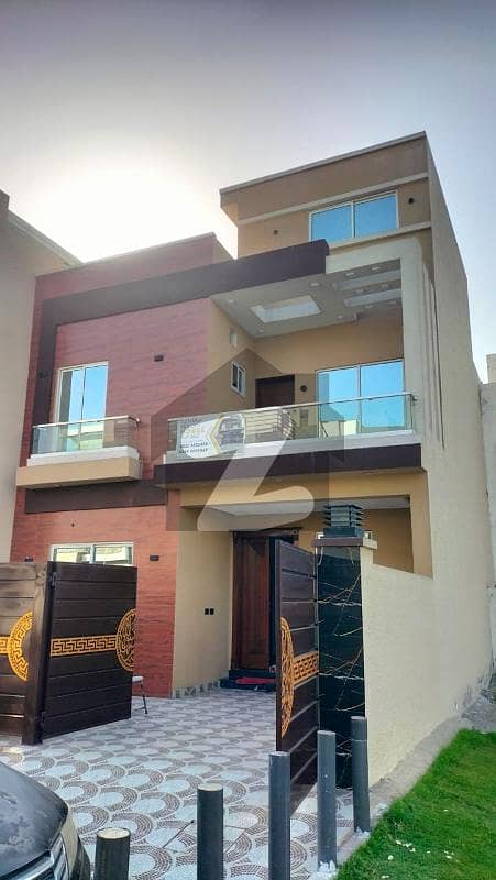 7.5 Marla Beautifully Designed House For Sale At Lake City Lahore