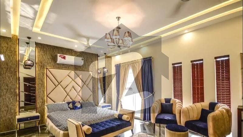 ڈی ایچ اے فیز 5 - بلاک ایل فیز 5,ڈیفنس (ڈی ایچ اے),لاہور میں 4 کمروں کا 10 مرلہ مکان 4.75 کروڑ میں برائے فروخت۔