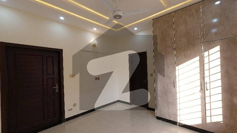 ڈی ۔ 12 اسلام آباد میں 4 کمروں کا 8 مرلہ مکان 2.0 لاکھ میں کرایہ پر دستیاب ہے۔