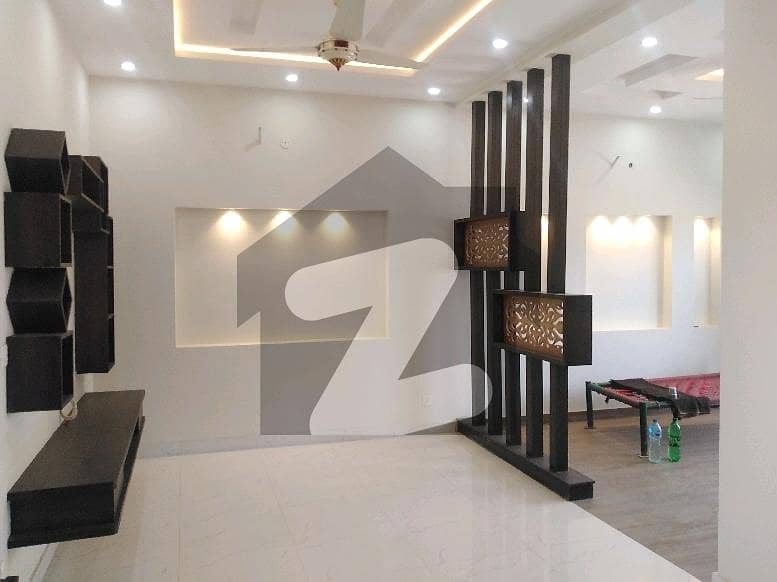 2800 Square Feet Upper Portion In Only Rs. 110000