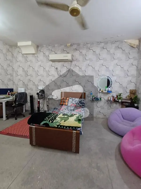Independent Flat On Rent In Gulberg
