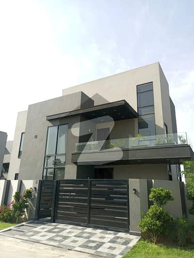 10 Marla Beautifully Designed House For Sale In Lake City Lahore