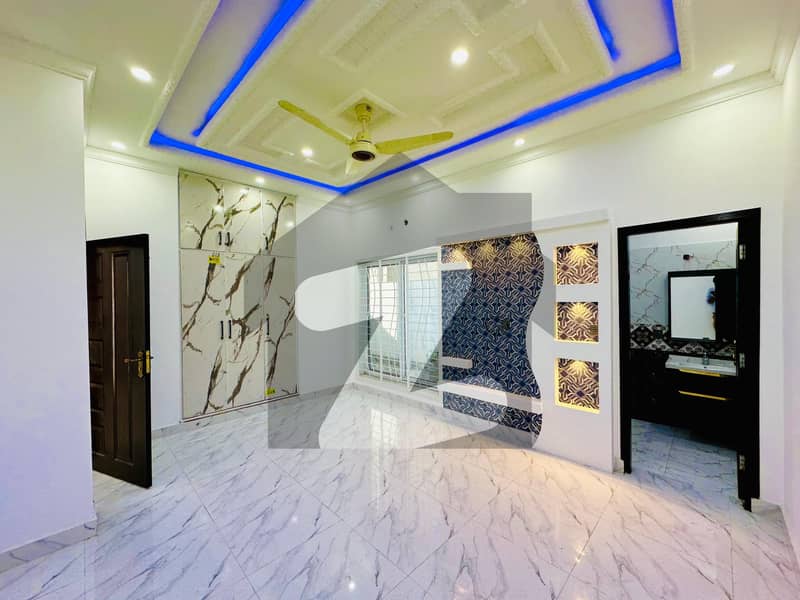سٹی ہاؤسنگ سوسائٹی سیالکوٹ میں 4 کمروں کا 5 مرلہ مکان 50.0 ہزار میں کرایہ پر دستیاب ہے۔