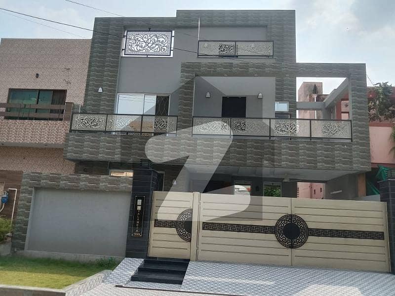 10 Marla Beautifully Designed House For Sale In Lahore