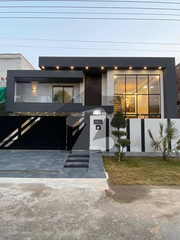 ویلینشیاء ہاؤسنگ سوسائٹی لاہور میں 6 کمروں کا 1 کنال مکان 8.75 کروڑ میں برائے فروخت۔