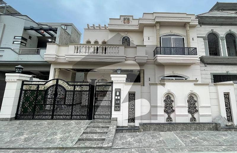 11 Marla Beautifully Designed House For Sale In Valencia Town Lahore