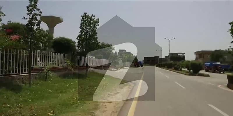 ڈی ایچ اے فیز 6 - بلاک ای فیز 6,ڈیفنس (ڈی ایچ اے),لاہور میں 4 کنال رہائشی پلاٹ 30.0 کروڑ میں برائے فروخت۔