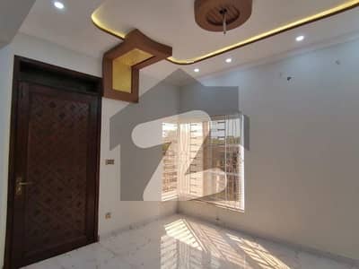گلشنِِِ راوی ۔ بلاک ای گلشنِ راوی,لاہور میں 4 کمروں کا 5 مرلہ مکان 2.6 کروڑ میں برائے فروخت۔