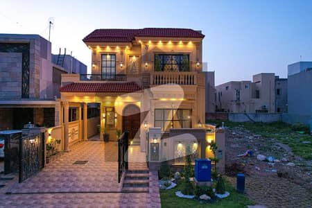 ڈی ایچ اے 9 ٹاؤن ڈیفنس (ڈی ایچ اے),لاہور میں 3 کمروں کا 5 مرلہ مکان 2.05 کروڑ میں برائے فروخت۔