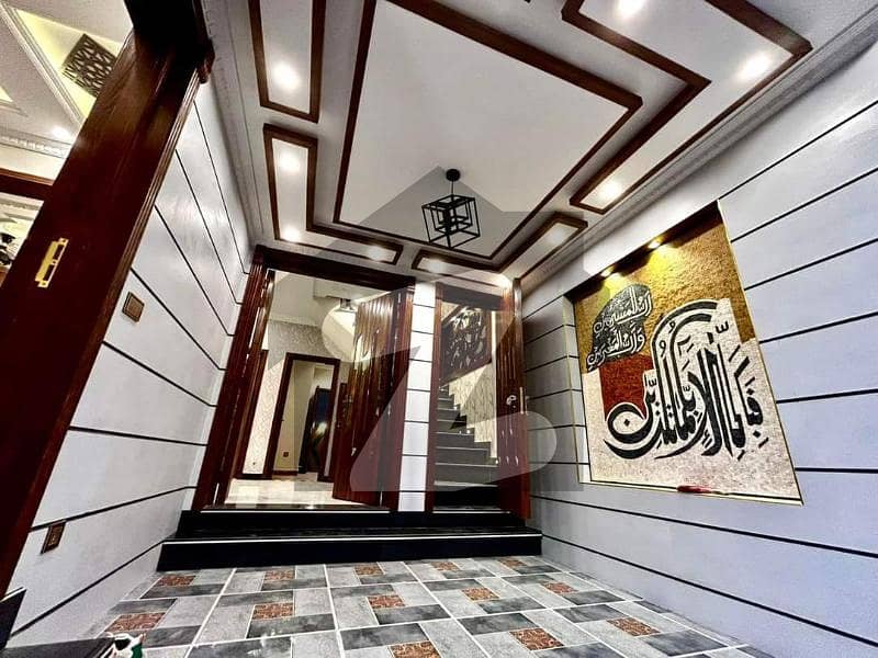 5 Marla Beautiful house available for sale in Bahria Town Phase 8