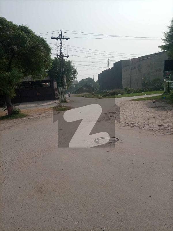 جوہر ٹاؤن لاہور میں 1 کنال کمرشل پلاٹ 1.5 لاکھ میں کرایہ پر دستیاب ہے۔