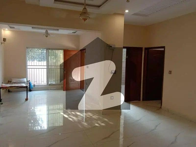 بحریہ آرچرڈ لاہور میں 2 کمروں کا 5 مرلہ بالائی پورشن 25.0 ہزار میں کرایہ پر دستیاب ہے۔