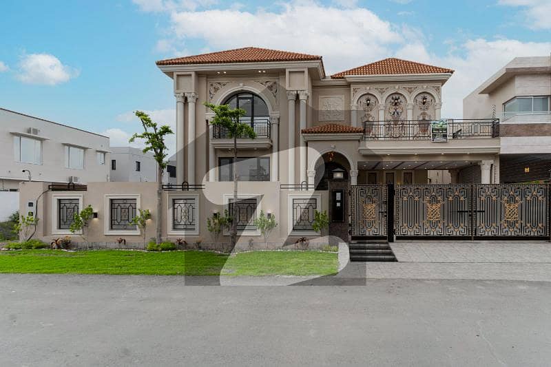 Spanish Villa For Sale Near Park Carrefour