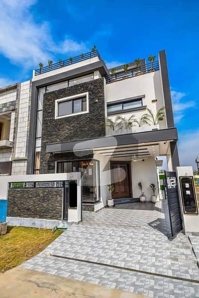 5 Marla Beautifull Modern Designer House For Sale At Top Location Near Back 100ft Road