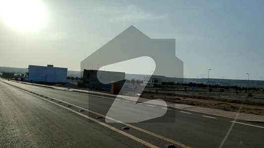 272sq Yd Plots At Precicnt-30 Near Jinnah FOR SALE. Chance Deals For Investors And End Users