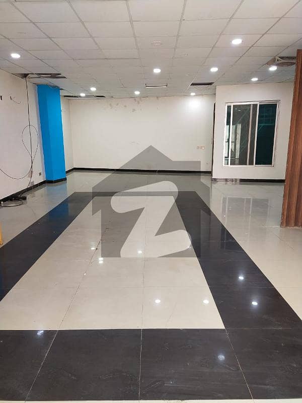 1000 SQ/FEET EXCELLENT GROUND FLOOR HALL AVAILABLE FOR RENT NEAR DOCTORS HOSPITAL
