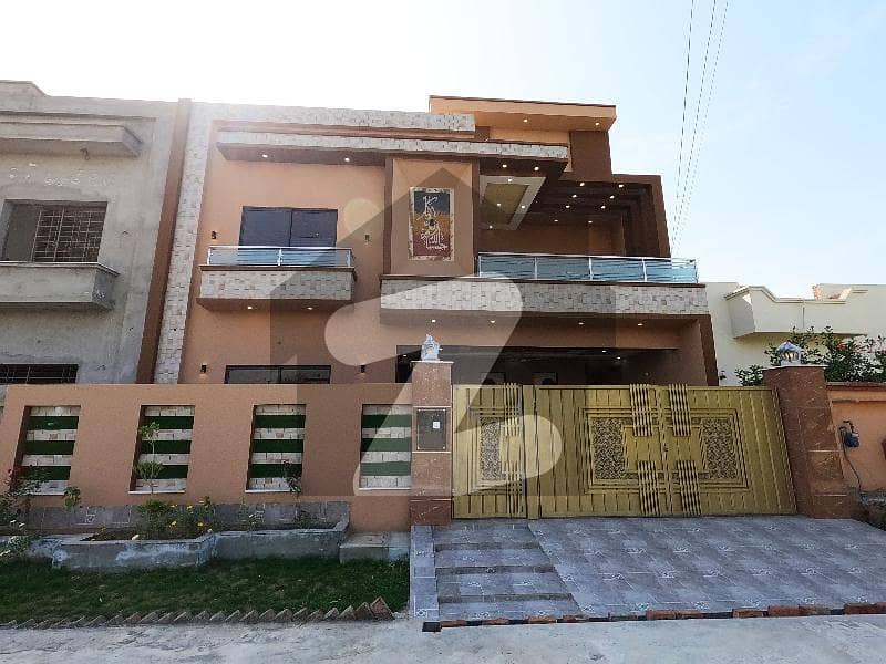 Unoccupied Facing Park House Of 10 Marla Is Available For Sale In Nasheman-E-Iqbal