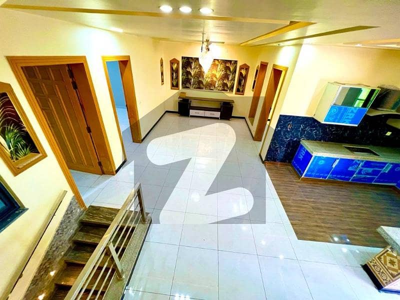 ایف ۔ 17 اسلام آباد میں 5 کمروں کا 8 مرلہ مکان 2.55 کروڑ میں برائے فروخت۔