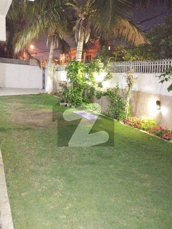 Bungalow 700 Yard 7 Bed Room DHA For Rent
