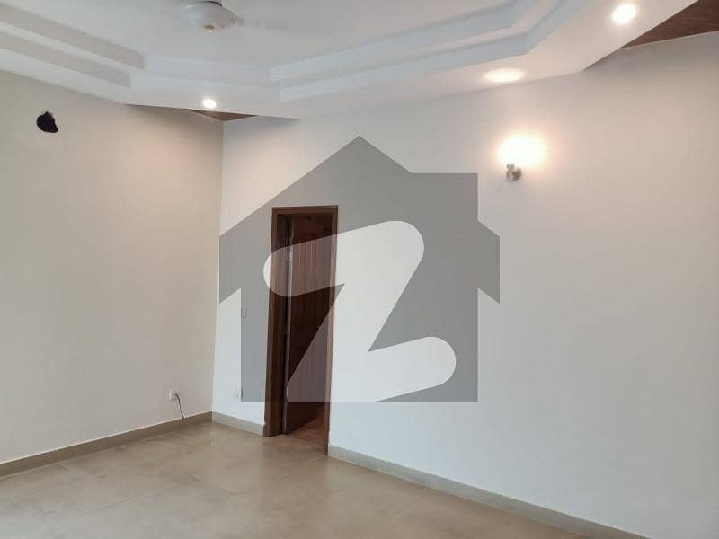1-Kanal Upper Portion [3-Bed Rooms] for Rent in DHA Phase-4 (Facing Park)